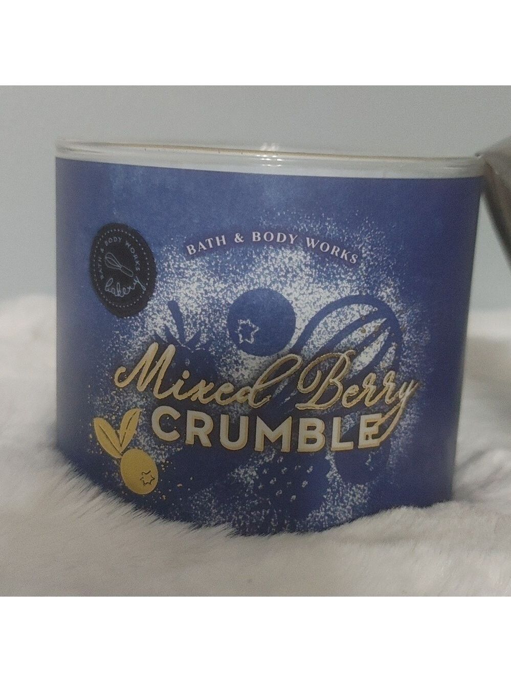 New! Bath and Body Works BBW Mixed Berry Crumble 3-Wick Scented Candle - Picture 3 of 5
